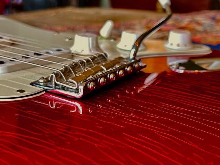 2020 Fender Stratocaster ’55 CS RELIC CAR Candy Apple Red, Muziek en Instrumenten, Snaarinstrumenten | Gitaren | Elektrisch, Zo goed als nieuw