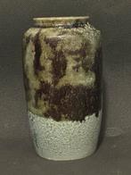 Jaren '50 design vaas gemerkt onderkant  J.H. v Riessen., Overige kleuren, Aardewerk of Porselein, Ophalen of Verzenden, Zo goed als nieuw