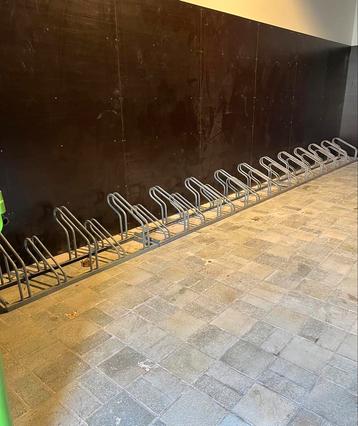Fietsenrekken  beschikbaar voor biedingen