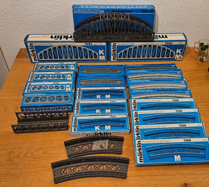 Marklin 20x bruggen 7262 - 7263 - 7267 - 7269 in OVP M-rails, Hobby en Vrije tijd, Modeltreinen | H0, Gebruikt, Brug, Tunnel of Gebouw