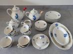 Vintage ontbijtservies / servies Mosa wit met blauwe bloemen, Ophalen