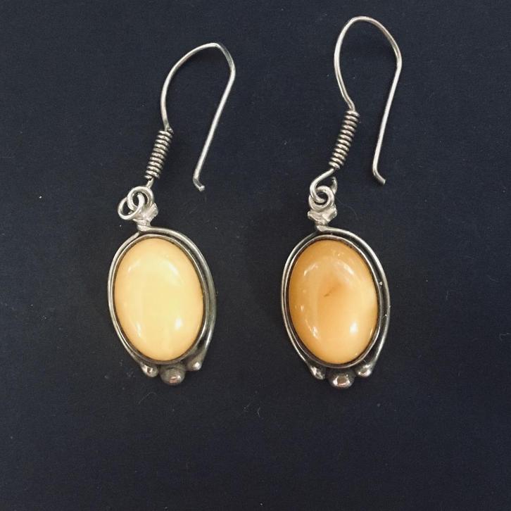 Oorbellen - Barnsteen (amber) monteert in zilver hangers, Sieraden, Tassen en Uiterlijk, Oorbellen, Zo goed als nieuw, Hangers