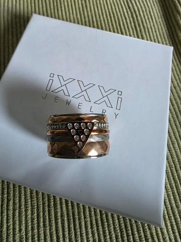 Zilver/rosé IXXXI ring maat 18,5. H14 beschikbaar voor biedingen