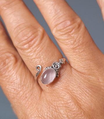 zilveren ring met natuurlijke Rozenkwarts steen zilver 925 beschikbaar voor biedingen