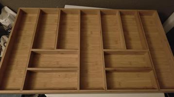 Inzet besteklade beschikbaar voor biedingen