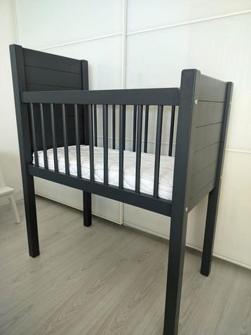 Baby wieg, Kidsmill Noa Wieg – Antraciet beschikbaar voor biedingen
