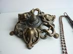 Bronzen ornamenten - dragers van een oude hanglamp, Antiek en Kunst, Antiek | Lampen, Ophalen of Verzenden