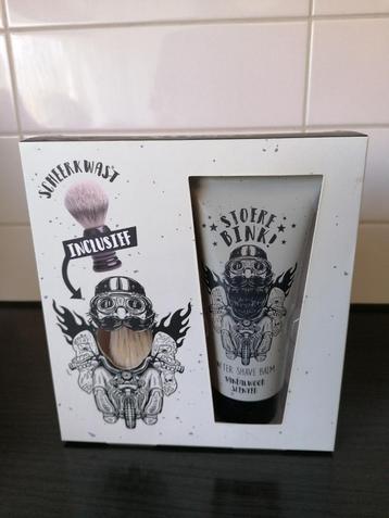 Geschenkset: After shave lotion en Scheerkwast beschikbaar voor biedingen
