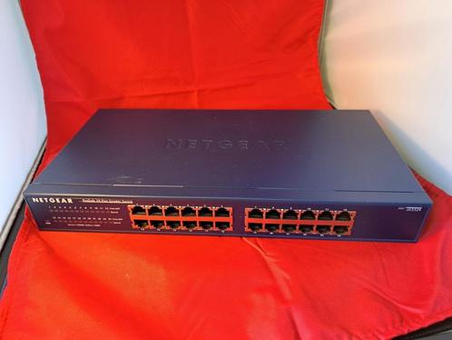 Netgear 24 poorts Gigabit Ethernet Switch, Computers en Software, Netwerk switches, Zo goed als nieuw, Ophalen of Verzenden