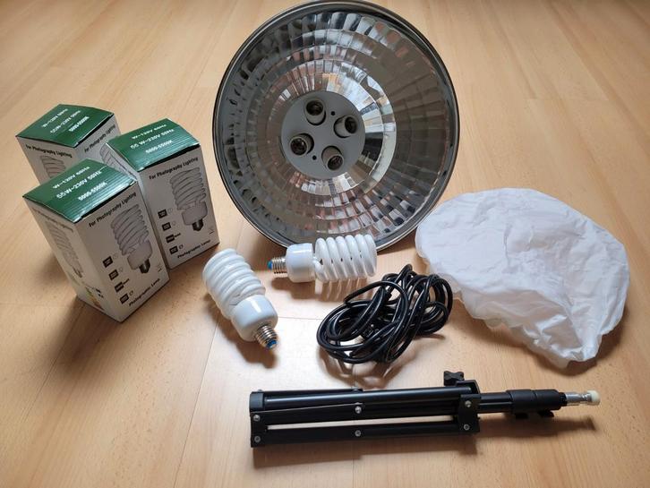 Grote studio reflector lamp van Menik incl spiraallampen, Audio, Tv en Foto, Fotografie | Fotostudio en Toebehoren, Zo goed als nieuw