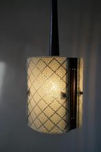 vintage hanglamp hal lamp reliëf glas teak mid century ruit., Gebruikt, 50 tot 75 cm, Vintage, Metaal