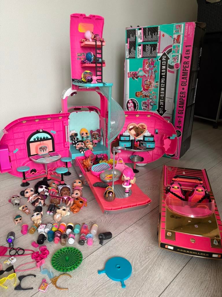 LOL surprise camper met auto en 27 poppetjes/ diertjes, Kinderen en Baby's, Speelgoed | Poppenhuizen, Ophalen of Verzenden, Zo goed als nieuw