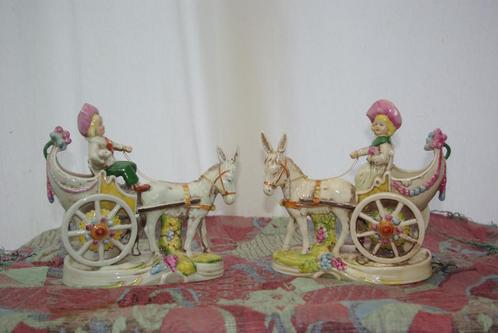 Paard met koets  ( Porselein, Antiek en Kunst, Kunst | Beelden en Houtsnijwerken, Ophalen of Verzenden