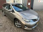 Toyota Auris Touring Sports 1.8 Hybrid Executive / Navi / Ca, Gebruikt, Met garantie (alle), Leder en Stof, 25 km/l