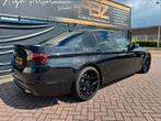 BMW 5-Serie 3.0 I 523 AUT 2011 Zwart, Auto's, Achterwielaandrijving, 2000 kg, Bedrijf, Geïmporteerd