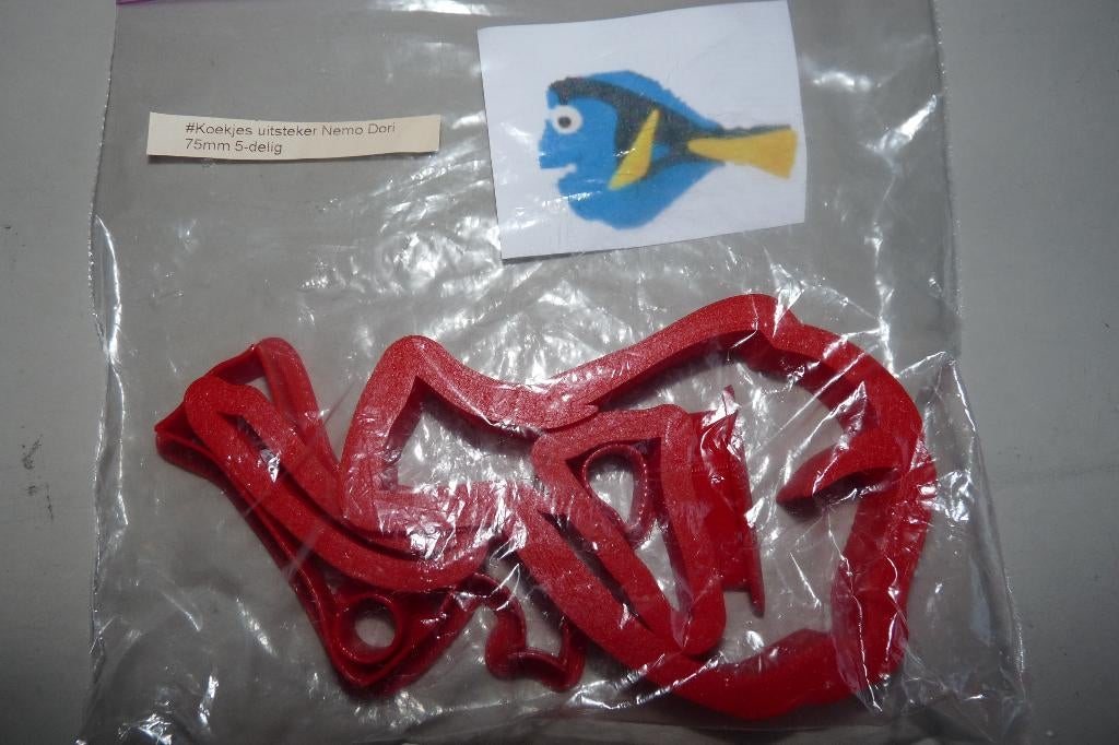 nieuw 2x 3d uitsteker Nemo en Dory, Ophalen of Verzenden, Nieuw, Taarten of Cupcakes, Overige typen