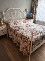 Mooi sierlijk bed 140cm  te koop 50 euro, Ophalen