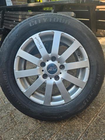 4 seizoenen banden met velgen  Golf 6 beschikbaar voor biedingen