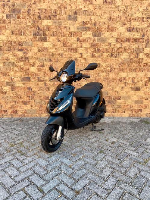 Piaggio Zip SP 50cc 4T I-Get 2021 Brommer, Fietsen en Brommers, Scooters | Overige merken, Zo goed als nieuw, Maximaal 45 km/u