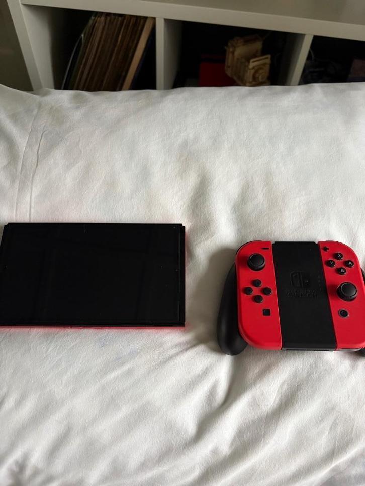 Nintendo switch, Spelcomputers en Games, Spelcomputers | Nintendo Switch, Zo goed als nieuw, Switch Original, Met 2 controllers