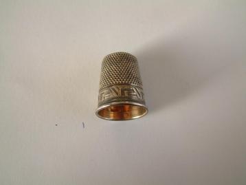 antiek zilveren zilver 800 vingerhoedje met meandermotief beschikbaar voor biedingen