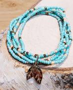 armbandjes turquoise lichtroze kraaltjes blaadjes, Ophalen of Verzenden, Overige materialen, Met bedels of kralen