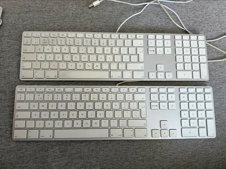 Apple aluminium toetsenbord met usb aansluiting, Computers en Software, Toetsenborden, Zo goed als nieuw, Qwerty, Bedraad, Ophalen of Verzenden