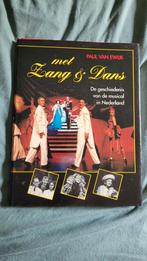 Musical boek met zang en dans, Ophalen of Verzenden, Zo goed als nieuw