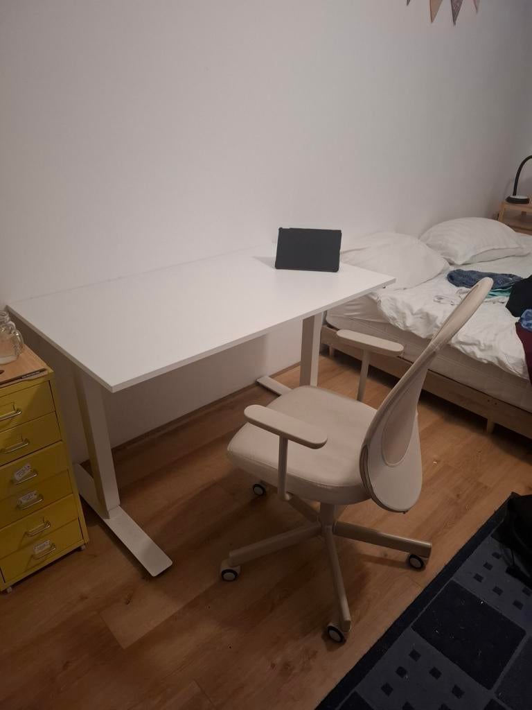 Ikea Trotten bureau + Flintan bureaustoel, Ophalen, In hoogte verstelbaar, Zo goed als nieuw