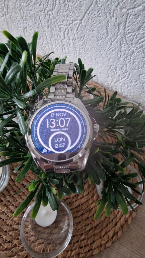 Michael Kors Smartwatch Dames - Stijlvol & Functioneel, Sieraden, Tassen en Uiterlijk, Smartwatches, Zo goed als nieuw, Android