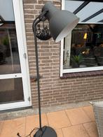 Grijze vloerlamp in industriële stijl, Ophalen of Verzenden, Zo goed als nieuw, Metaal, 150 tot 200 cm