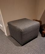 Te koop nette, donkergrijze hocker van het merk Leolux, Ophalen, Zo goed als nieuw, Stof, 50 tot 75 cm