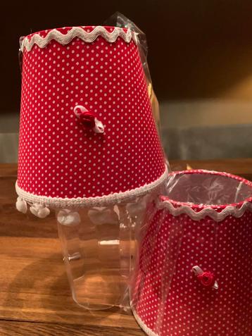 2x Lampenkapjes Rood met Witte Stippen beschikbaar voor biedingen