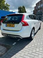 Volvo V60 D6 Plug-in Hybrid 2013 Wit, Auto's, 1800 kg, Wit, Leder, Grijs