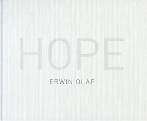 Erwin Olaf Rain/Hope, Boeken, Kunst en Cultuur | Fotografie en Design, Zo goed als nieuw, Fotografen, Ophalen of Verzenden