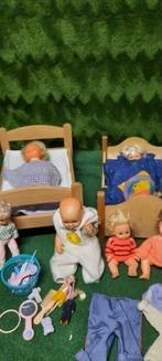 Poppenbedje, poppen kinderstoel, poppen, kleertjes, Kinderen en Baby's, Speelgoed | Poppen, Gebruikt, Ophalen of Verzenden, Babypop
