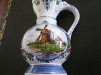 Delfts gekleurd Polychrome kannetje vaasje 14cm gesigneerd, Ophalen of Verzenden
