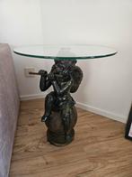 Bijzettafeltje met engel en glazen blad, 45 tot 60 cm, Minder dan 55 cm, Gebruikt, Rond