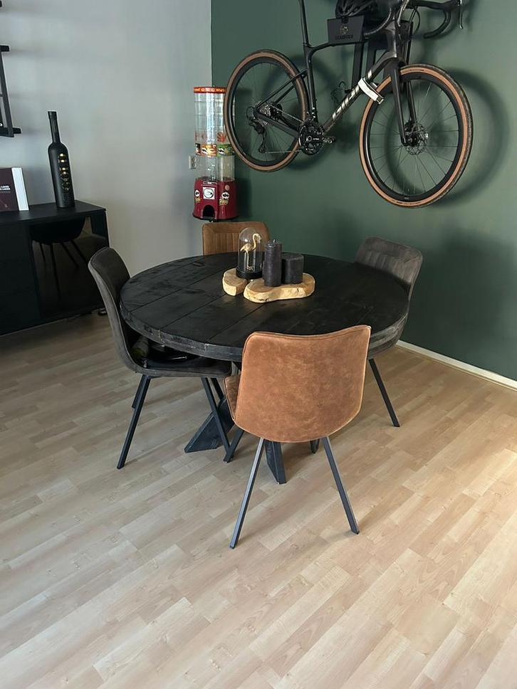 Zwarte Ronde Mango houten eettafel 120cm, Huis en Inrichting, Tafels | Eettafels, Zo goed als nieuw, 100 tot 150 cm, Vier personen