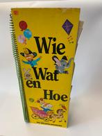 Vintage kinderboek, Wie Wat en Hoe, Ophalen of Verzenden, Gelezen