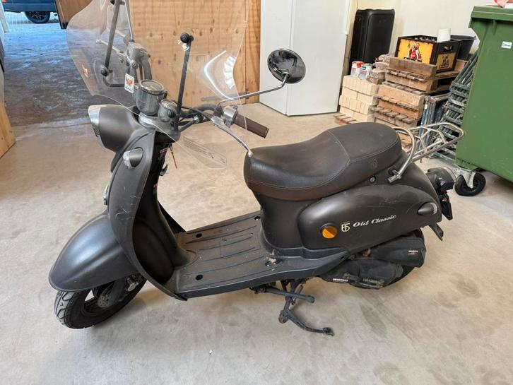 Btc Old Classic Scooter evt voor 2 kratten bier, Fietsen en Brommers, Scooters | Overige merken, Gebruikt, Maximaal 45 km/u, Benzine