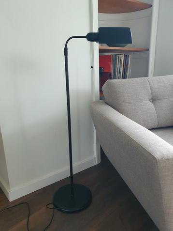 Zwarte retro stalamp/vloerlamp met trekkoord beschikbaar voor biedingen