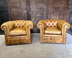 2 vintage origineel  Engelse Chesterfield fauteuls, Huis en Inrichting, Fauteuils, Ophalen, Gebruikt, Minder dan 75 cm, Leer