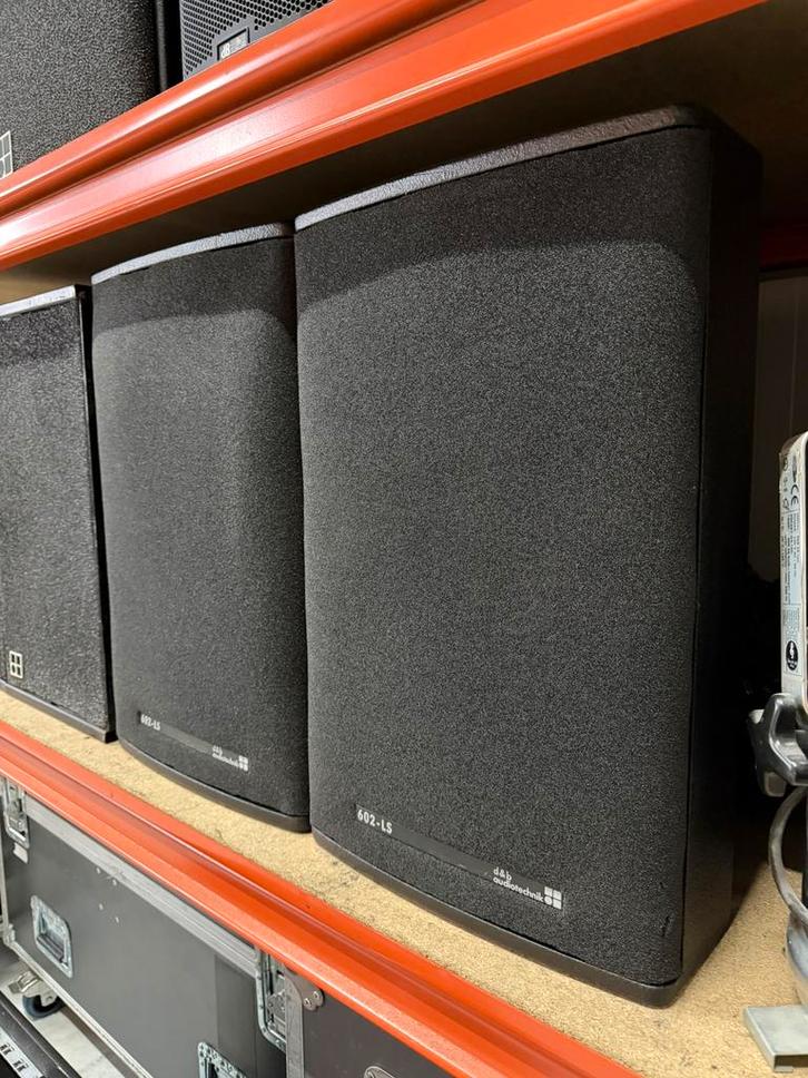 d&b C6 LS + P1200 amp, Audio, Tv en Foto, Luidsprekers, Zo goed als nieuw, Front, Rear of Stereo speakers, 120 watt of meer, Overige merken