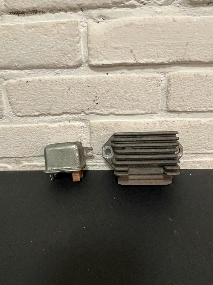 skipper typhoon 125cc spanningsregelaar + startrelais, Fietsen en Brommers, Brommeronderdelen | Algemeen, Zo goed als nieuw, Ophalen of Verzenden