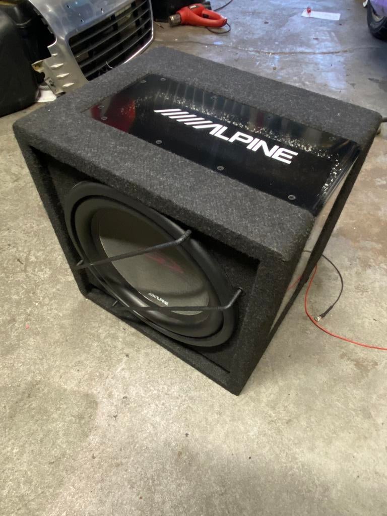 Subwoofer alpine (800w 250rms) mooie kist, Auto diversen, Autospeakers, Ophalen of Verzenden, Zo goed als nieuw