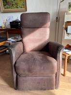 Prominent senioren sta op stoel, Huis en Inrichting, Fauteuils, Ophalen of Verzenden, Gebruikt, 75 tot 100 cm, 50 tot 75 cm