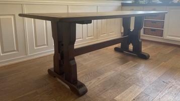 Klooster eettafel beschikbaar voor biedingen