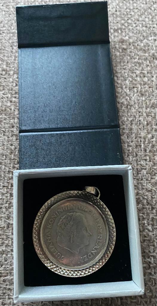Zilveren hanger van 10 gulden munt Juliana 1970 € 85,00, Sieraden, Tassen en Uiterlijk, Kettinghangers, Zo goed als nieuw, Zilver