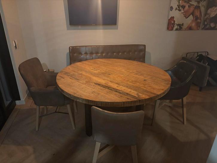 Robuuste tafel met stoelen en bank, Huis en Inrichting, Tafels | Eettafels, Gebruikt, 100 tot 150 cm, Vijf personen of meer, Rond